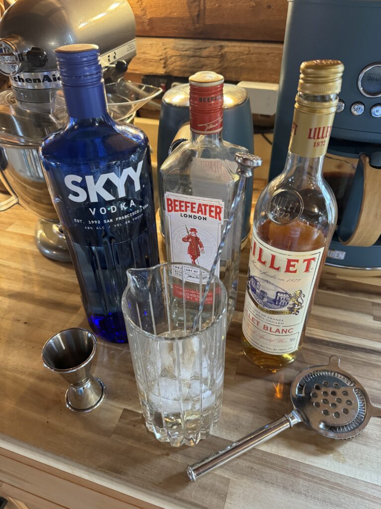 vesper martini ingredient mix, stir or shake